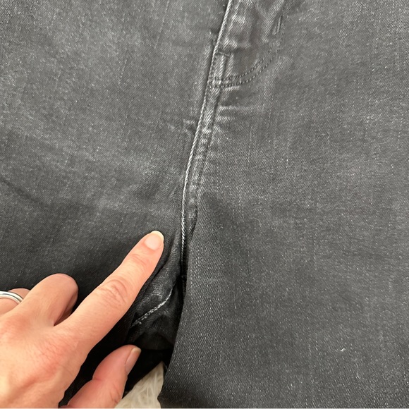 American Eagle Black Curvy Hi-Rise Jeggings 10 Short - Picture 3 of 7